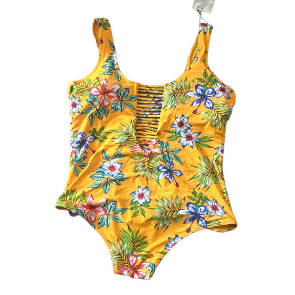 One piece swim suit. Coastal Waves size 1x.